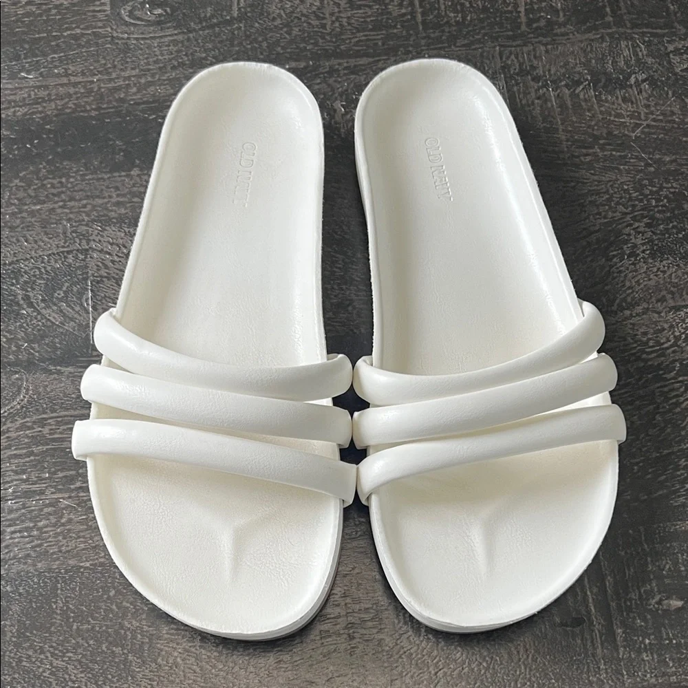 Old Navy White Sandals Minimalist Slip-On Design - Picture 2 of 5